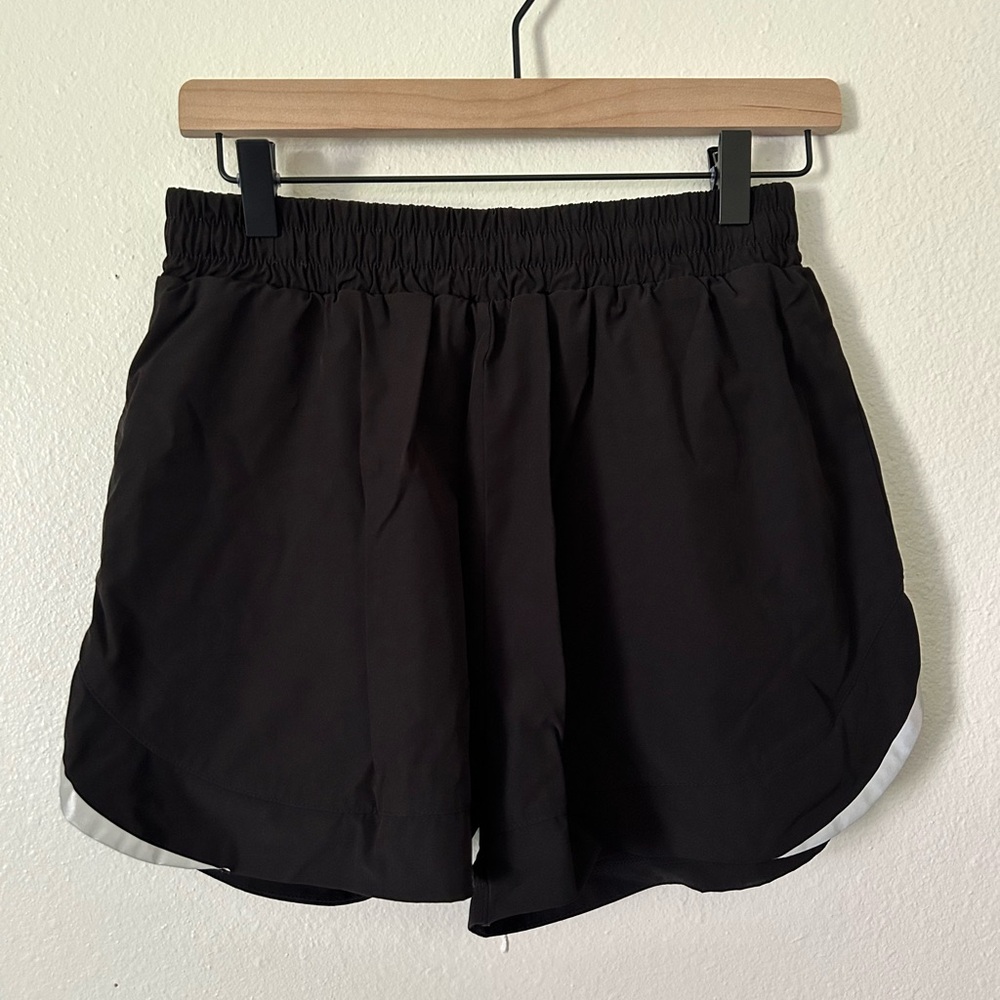 Alphalete short size Medium